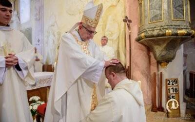 Megrendülten, az öröm és a bánat könnyeivel – Premontrei diakónusszentelés Türjén