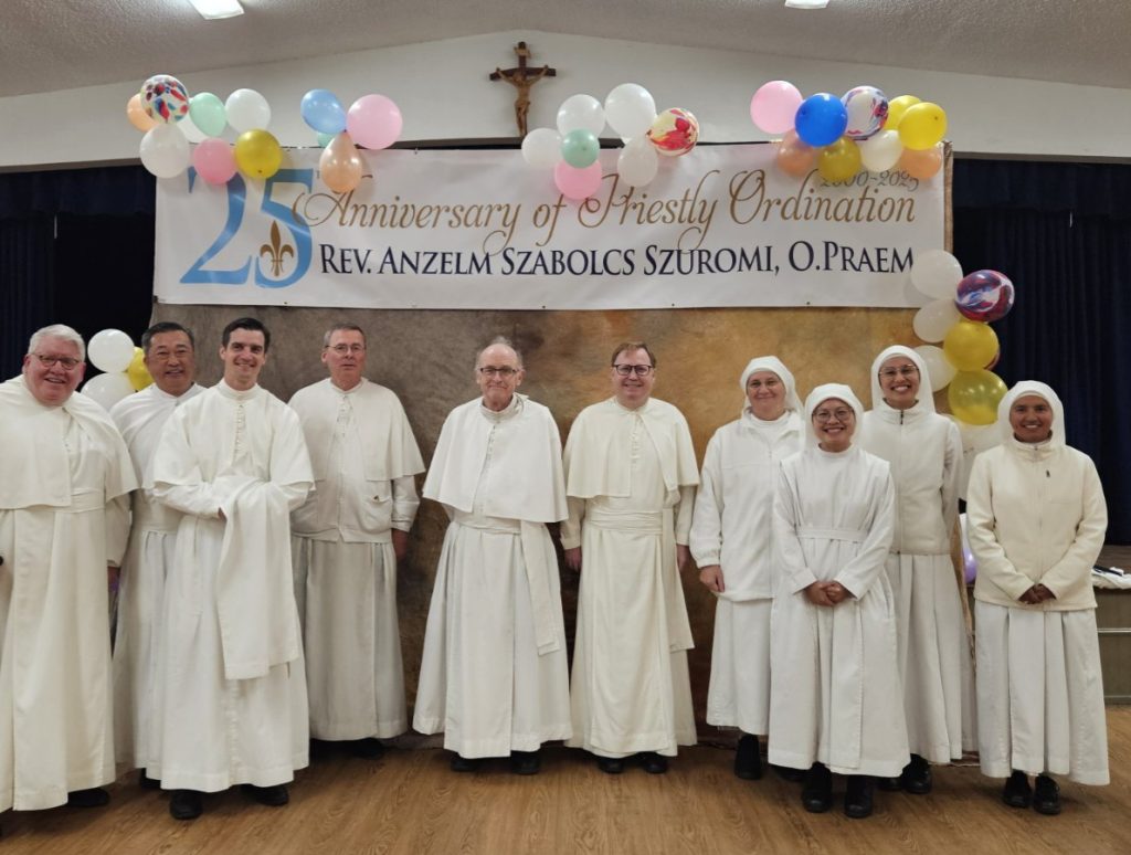 Nzelm atya ezüstmiséje II